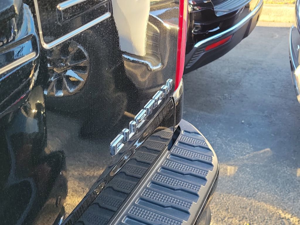 Used 2025 Chevrolet Silverado 2500 Custom w/ Custom Value Package image 4