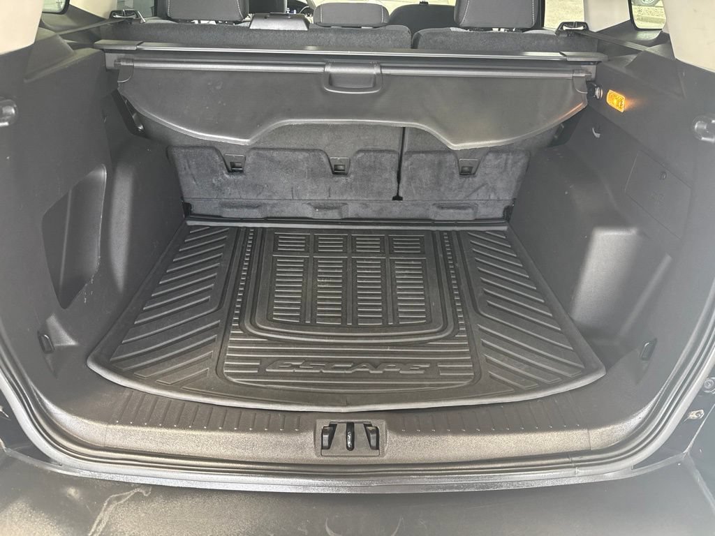 Used 2017 Ford Escape SE w/ Equipment Group 201A AWD/4WD image 10