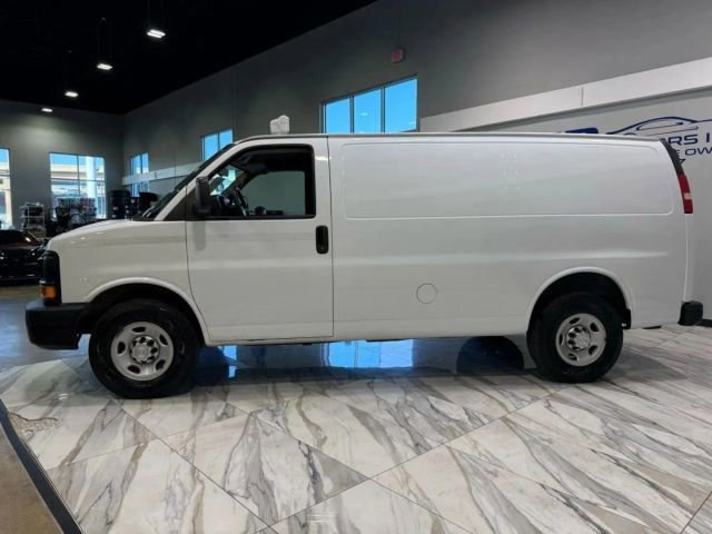 Used 2015 Chevrolet Express 3500 RWD image 9