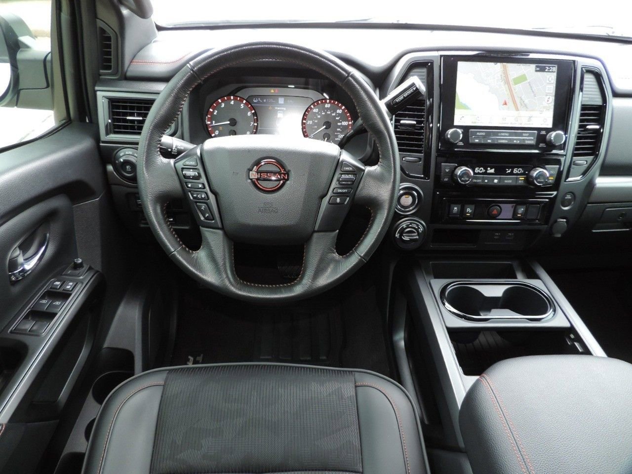 Used 2023 Nissan Titan PRO-4X image 22