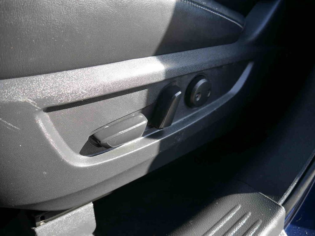 Used 2020 INFINITI QX50 Sensory w/ Proactive Package image 32