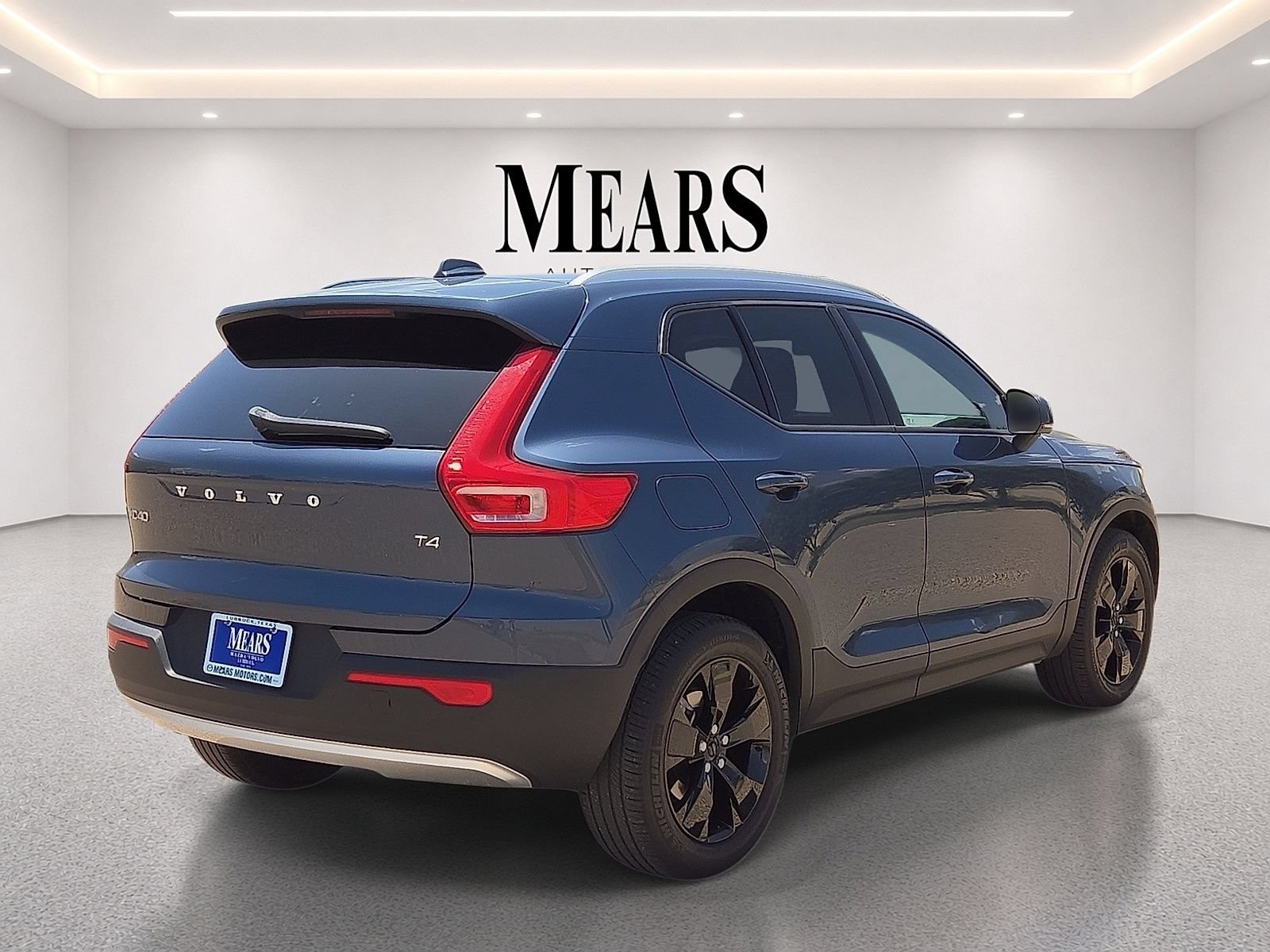 Used 2021 Volvo XC40 T4 Momentum FWD image 6