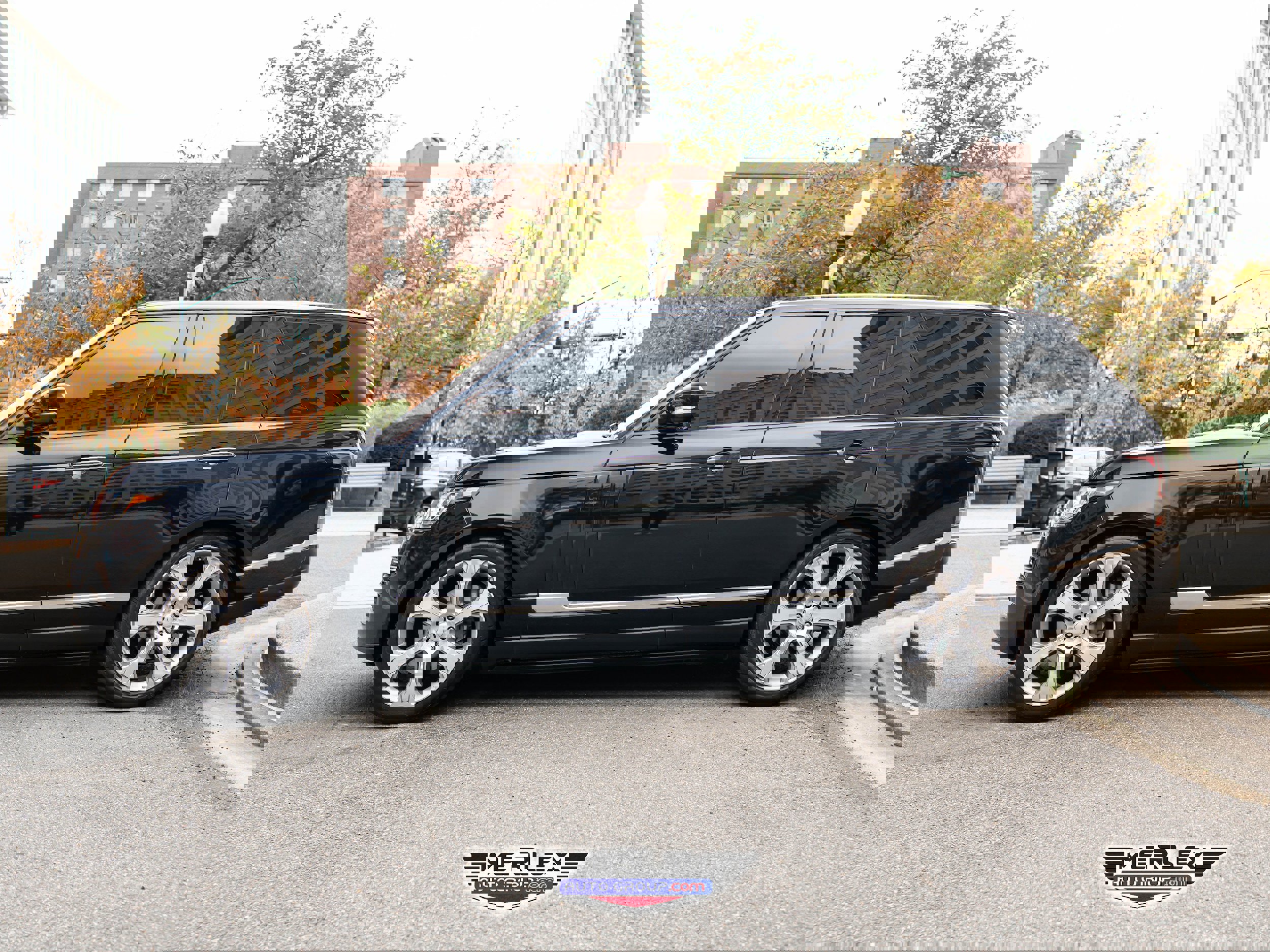 Used 2016 Land Rover Range Rover Autobiography image 4