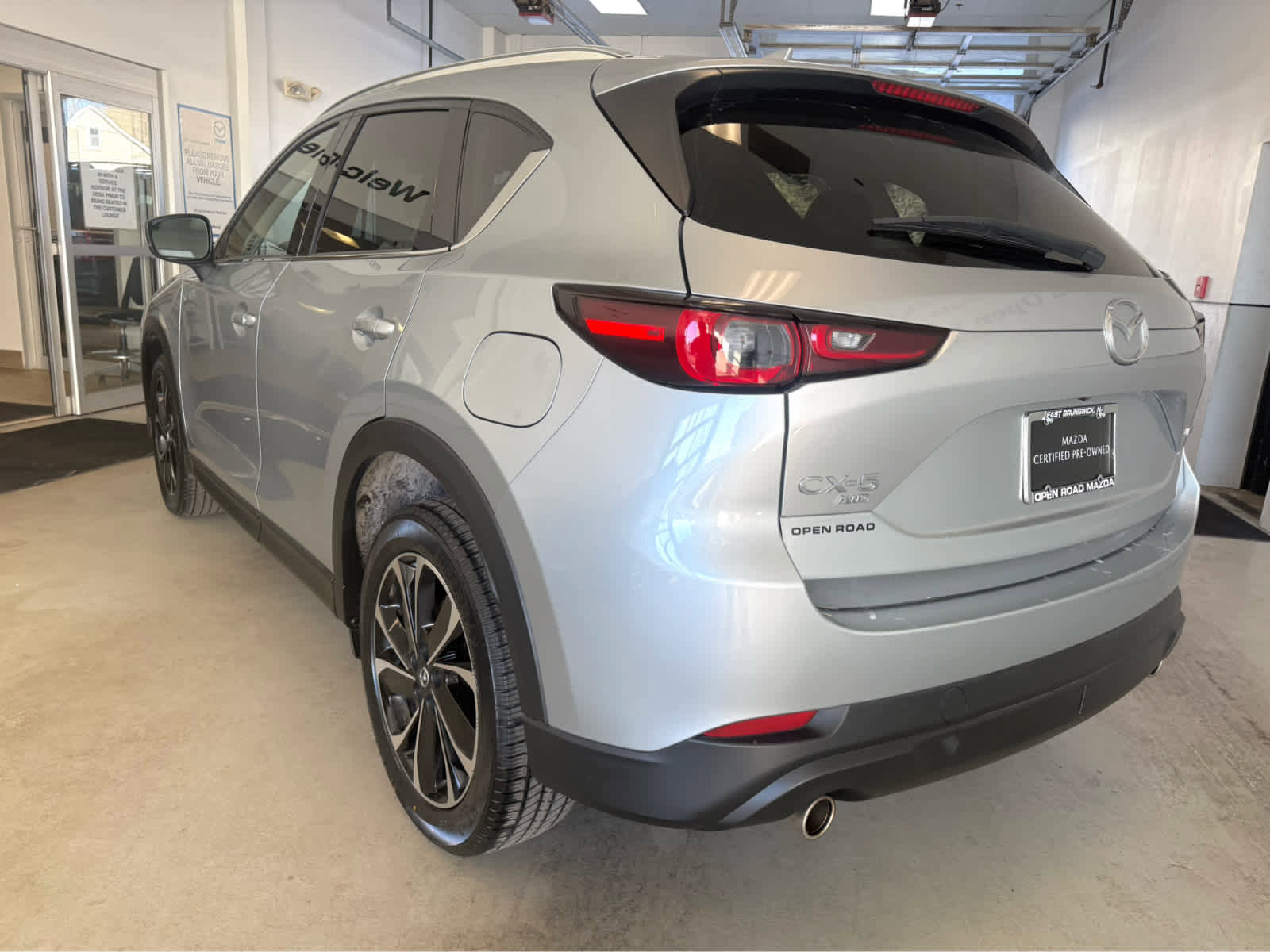 Certified 2023 MAZDA CX-5 AWD 2.5 S w/ Premium Plus Pkg image 4
