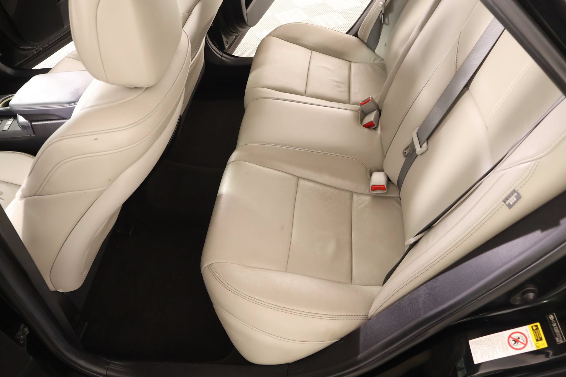 Used 2015 Toyota Avalon XLE FWD image 12