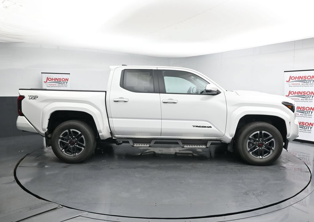 Used 2024 Toyota Tacoma TRD Sport w/ TRD Sport Upgrade Package AWD/4WD image 9