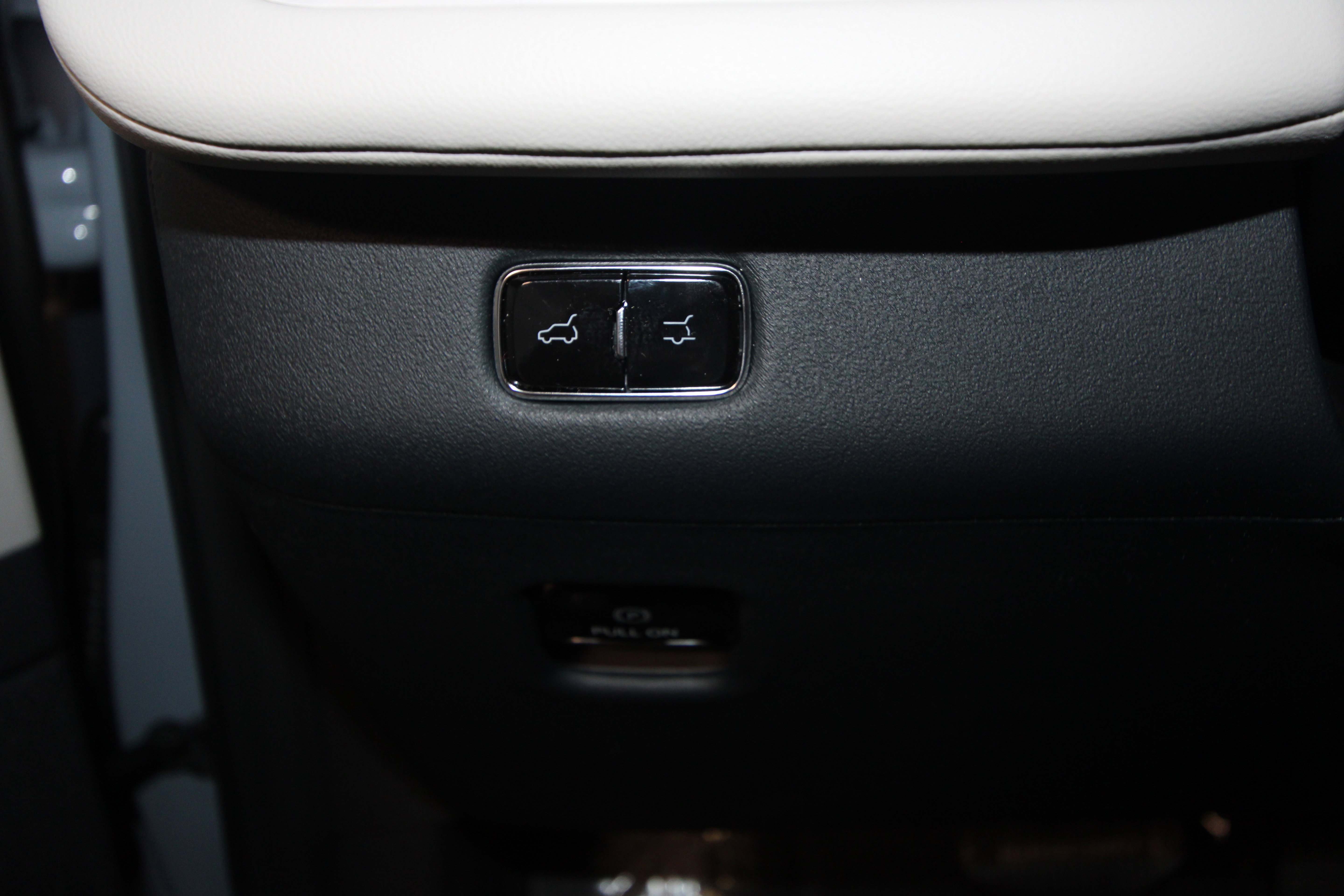 New 2026 Lincoln Navigator L Reserve AWD/4WD image 8