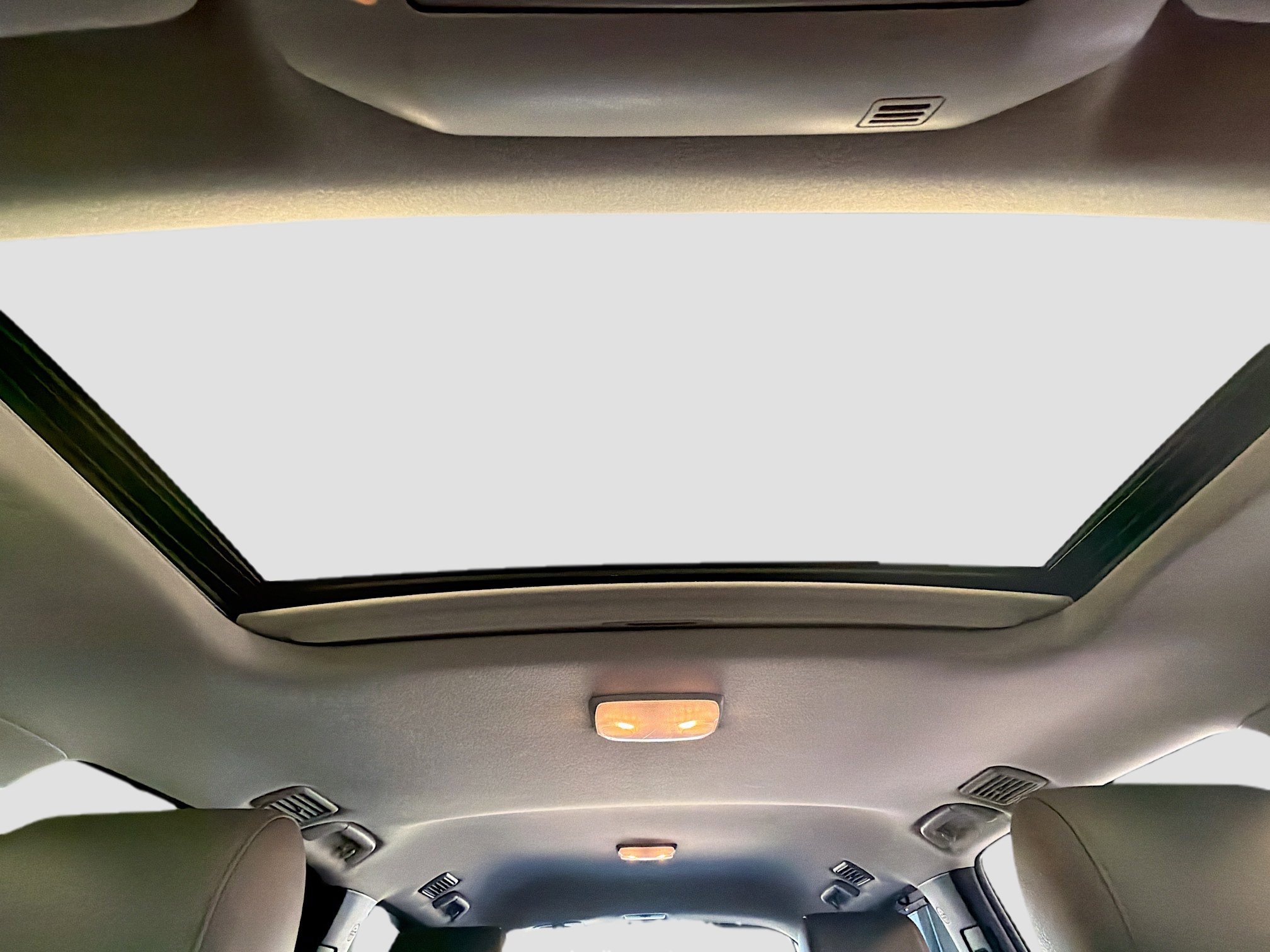 Used 2016 Toyota Sequoia Limited w/ Safety & Convenience Package image 27