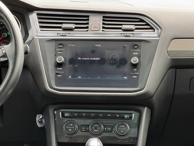 Used 2019 Volkswagen Tiguan SE w/ Panoramic Sunroof Package image 14