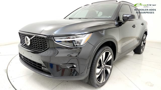Used 2024 Volvo XC40 B5 Plus w/ Protection Package Premier AWD/4WD image 25