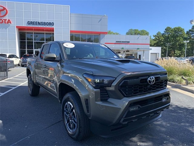 Used 2024 Toyota Tacoma TRD Sport image 2