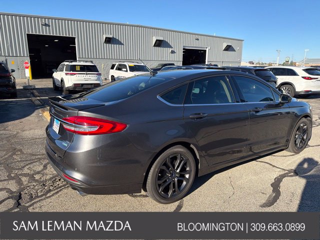 Used 2018 Ford Fusion SE w/ Equipment Group 201A FWD image 10
