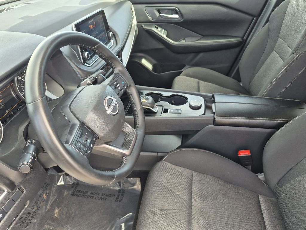 Used 2025 Nissan Rogue SV AWD/4WD image 11