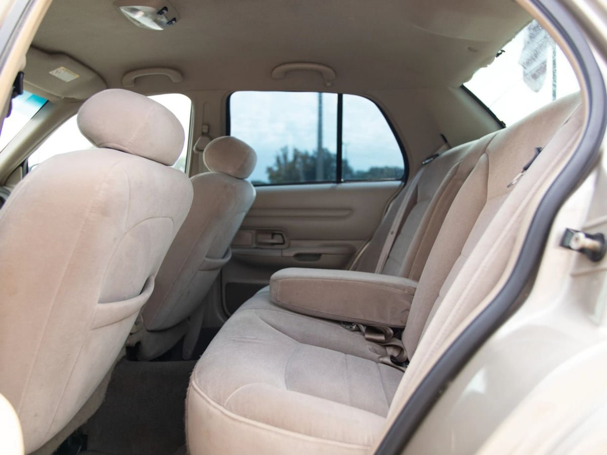 Used 1999 Ford Crown Victoria LX RWD image 19