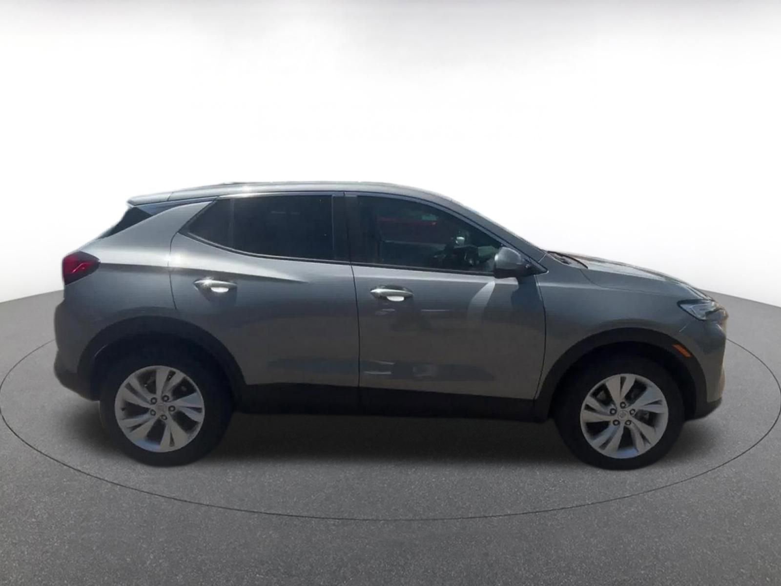 Used 2025 Buick Encore GX Preferred AWD/4WD image 15