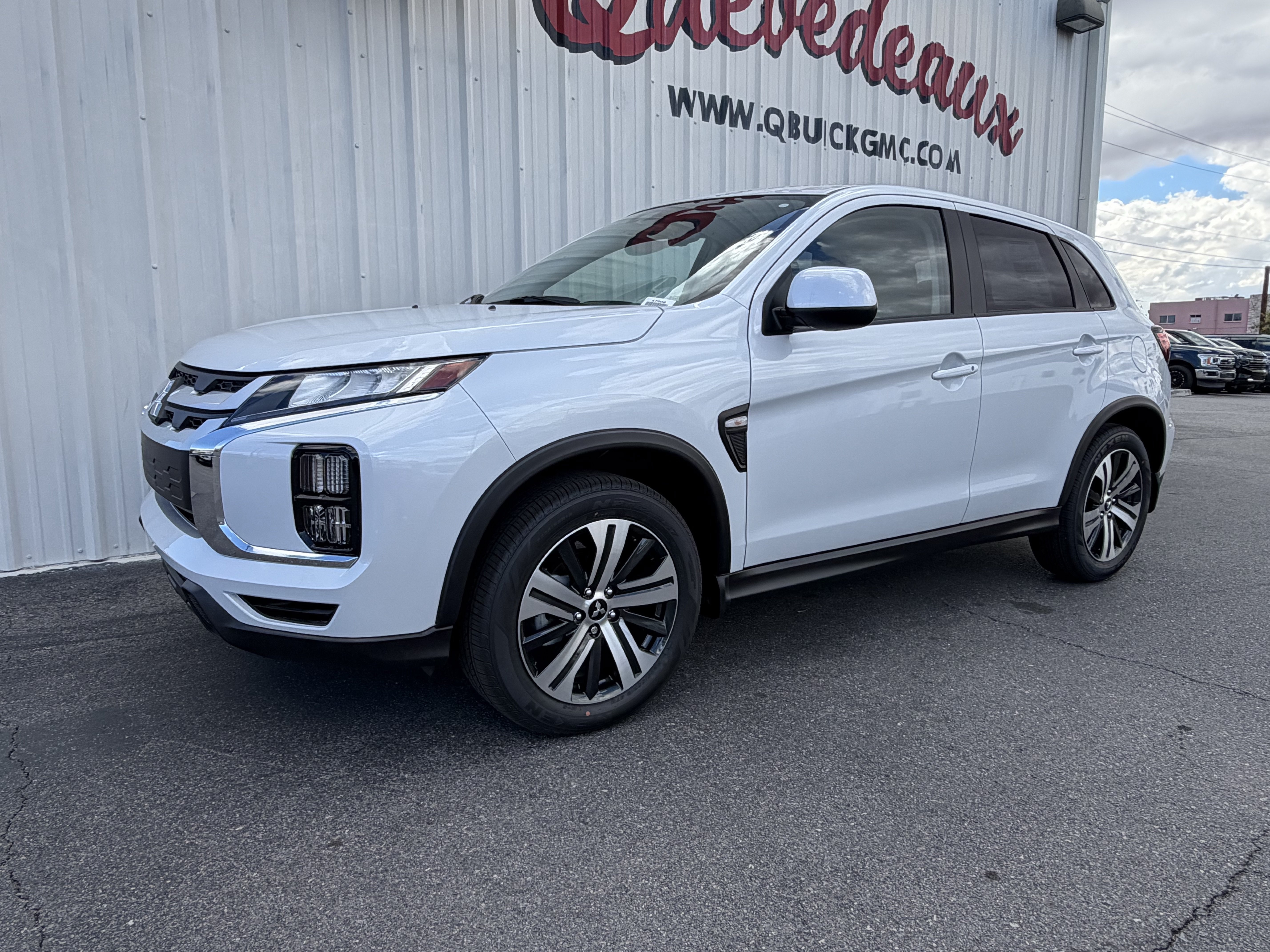 New 2027 Mitsubishi Outlander Sport ES FWD image 2