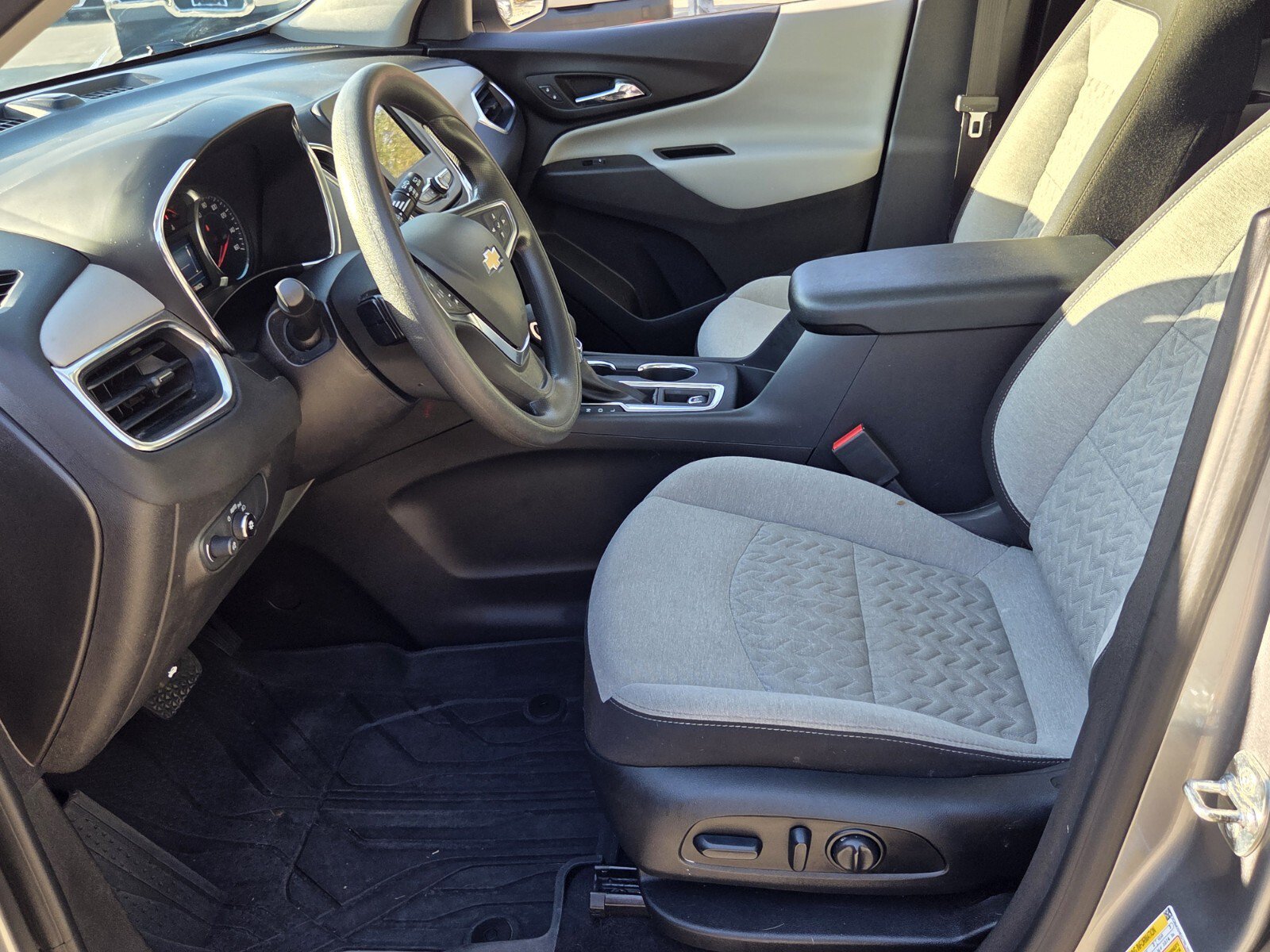 Used 2024 Chevrolet Equinox LS w/ LS Convenience Package FWD image 12