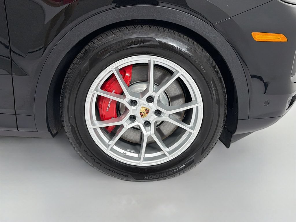 Certified 2025 Porsche Cayenne S AWD/4WD image 39