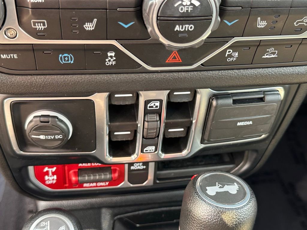 Used 2024 Jeep Wrangler Unlimited image 30