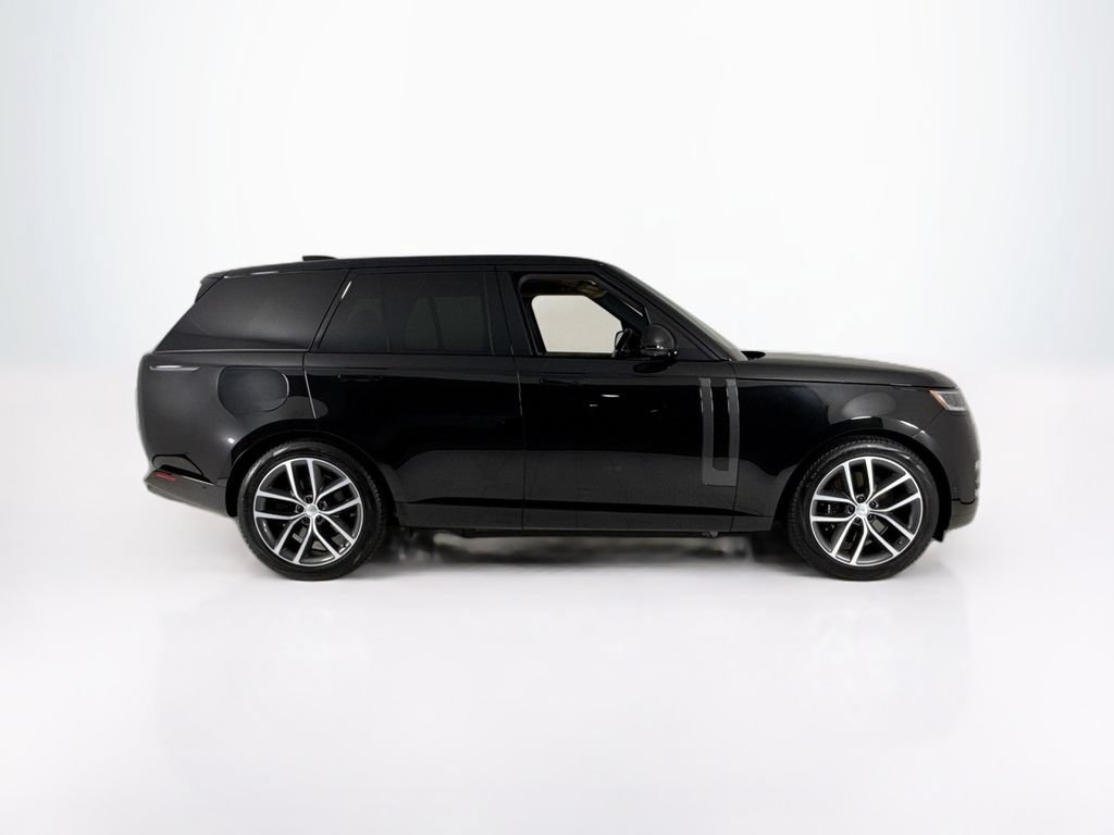 Used 2025 Land Rover Range Rover SE AWD/4WD image 6