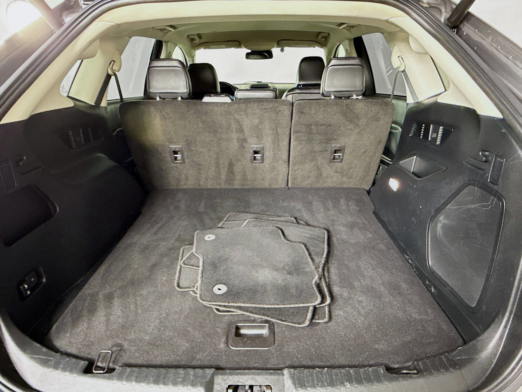 Used 2023 Ford Edge Titanium image 31