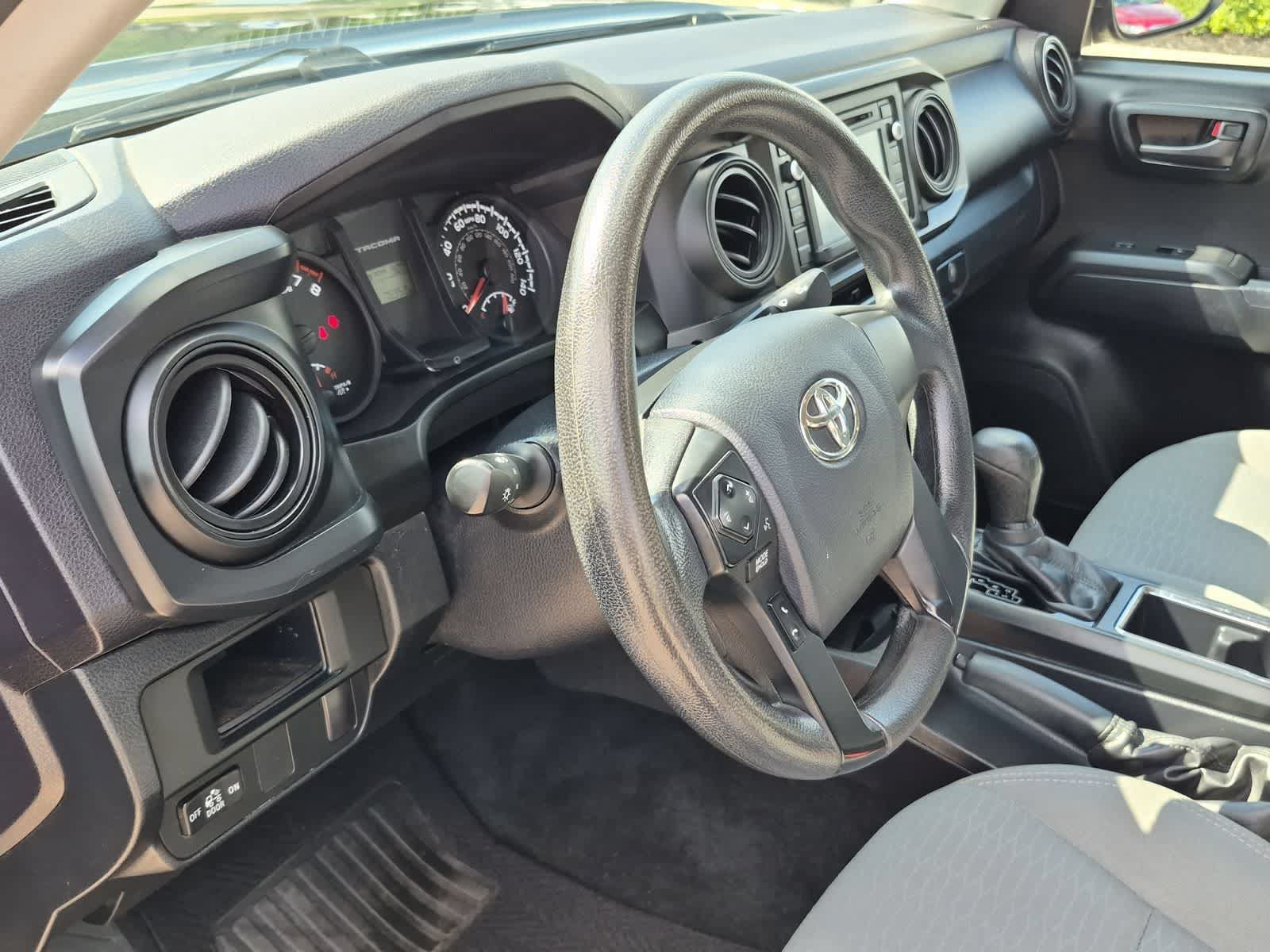 Used 2017 Toyota Tacoma SR RWD image 10