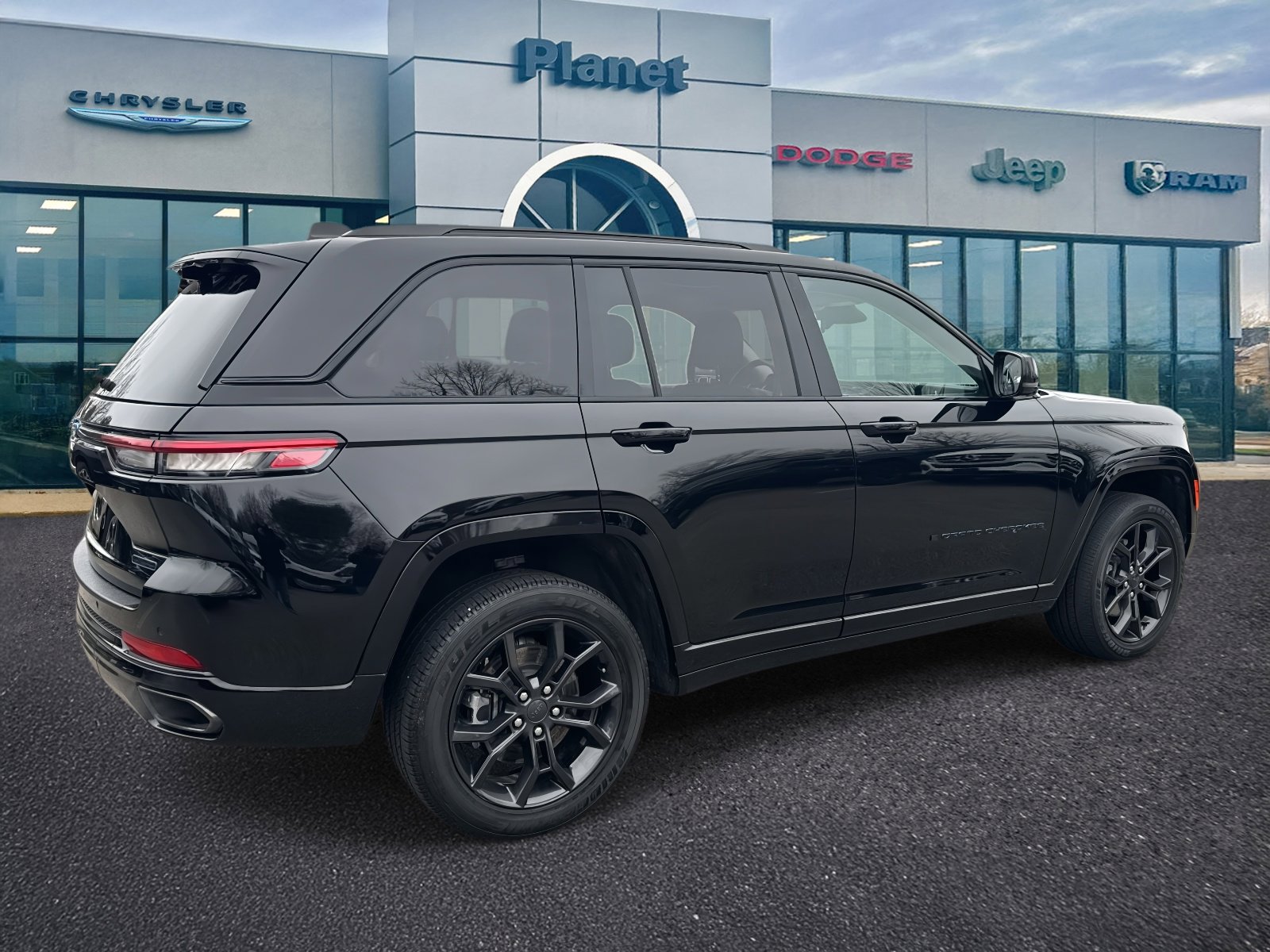 Used 2023 Jeep Grand Cherokee 30th Anniversary image 2