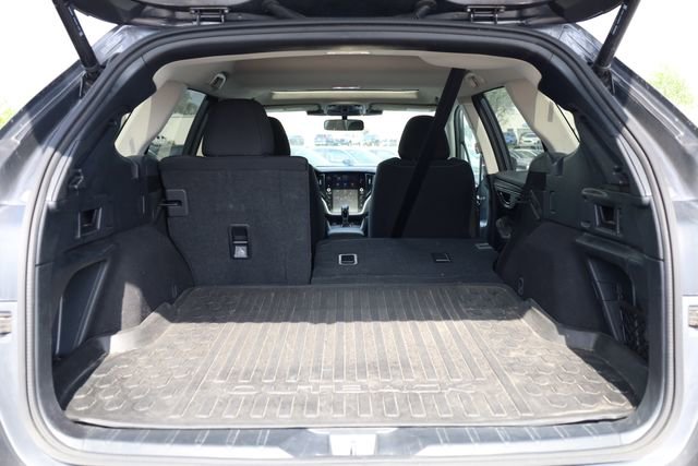 Used 2025 Subaru Outback Premium AWD/4WD image 32