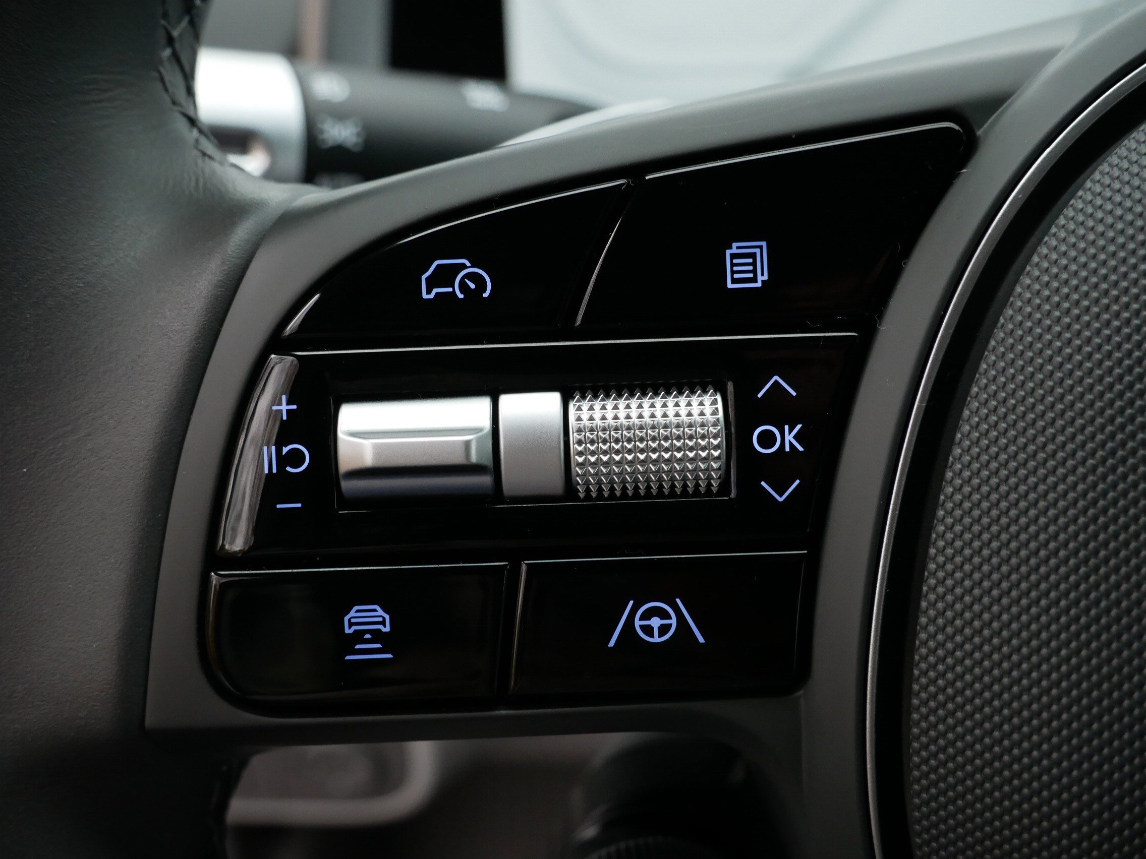 Used 2025 Hyundai Ioniq 6 SEL image 24