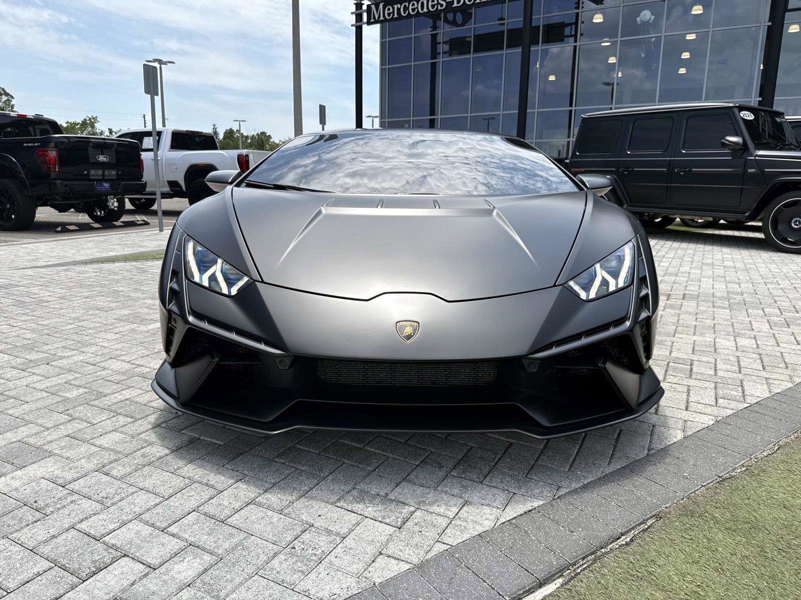 Used 2023 Lamborghini Huracan Tecnica RWD image 9