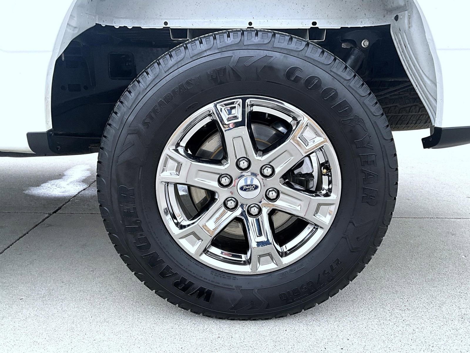 Used 2023 Ford F150 Lariat w/ Trailer Tow Package image 25