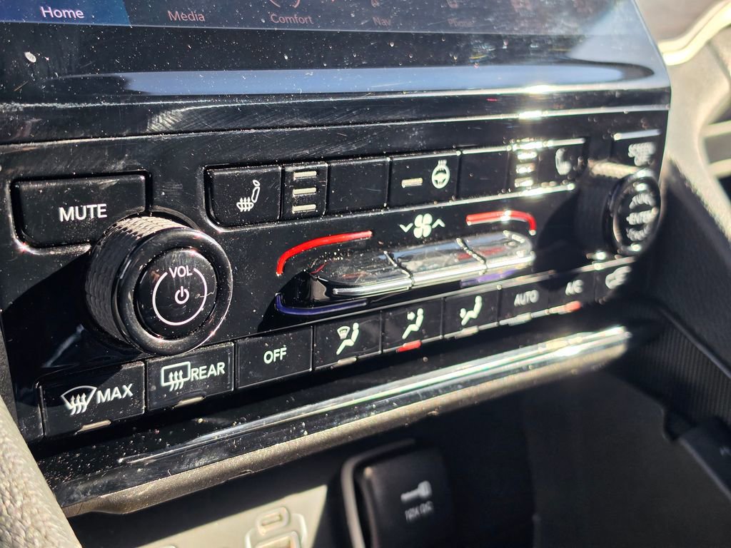 Used 2024 Jeep Grand Cherokee Limited w/ Trailer Tow Package image 22