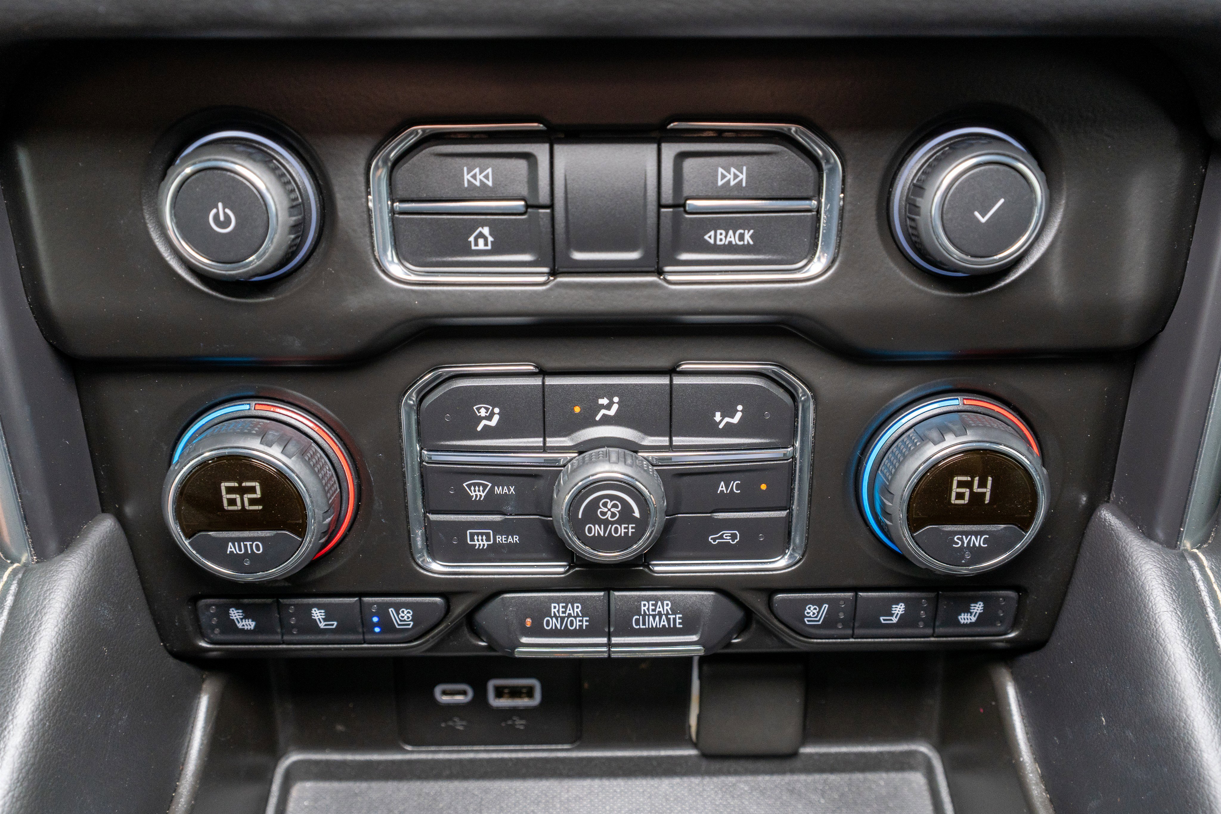 Used 2021 Chevrolet Tahoe Premier AWD/4WD image 21