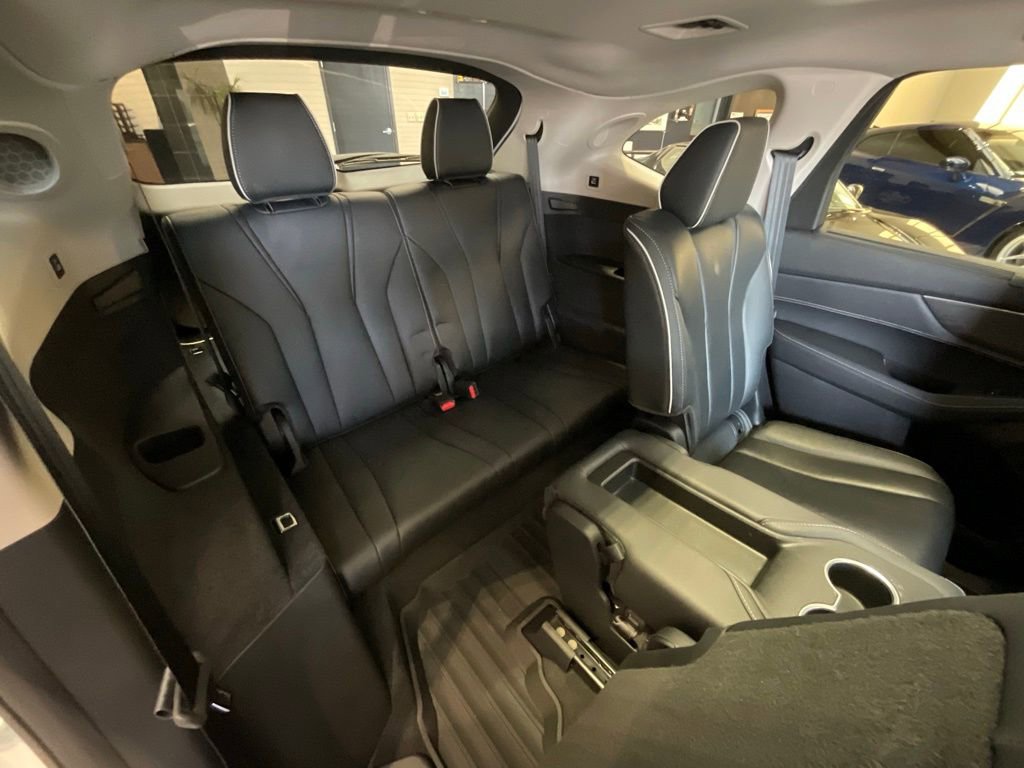Certified 2023 Acura MDX SH-AWD w/ Advance Package image 24