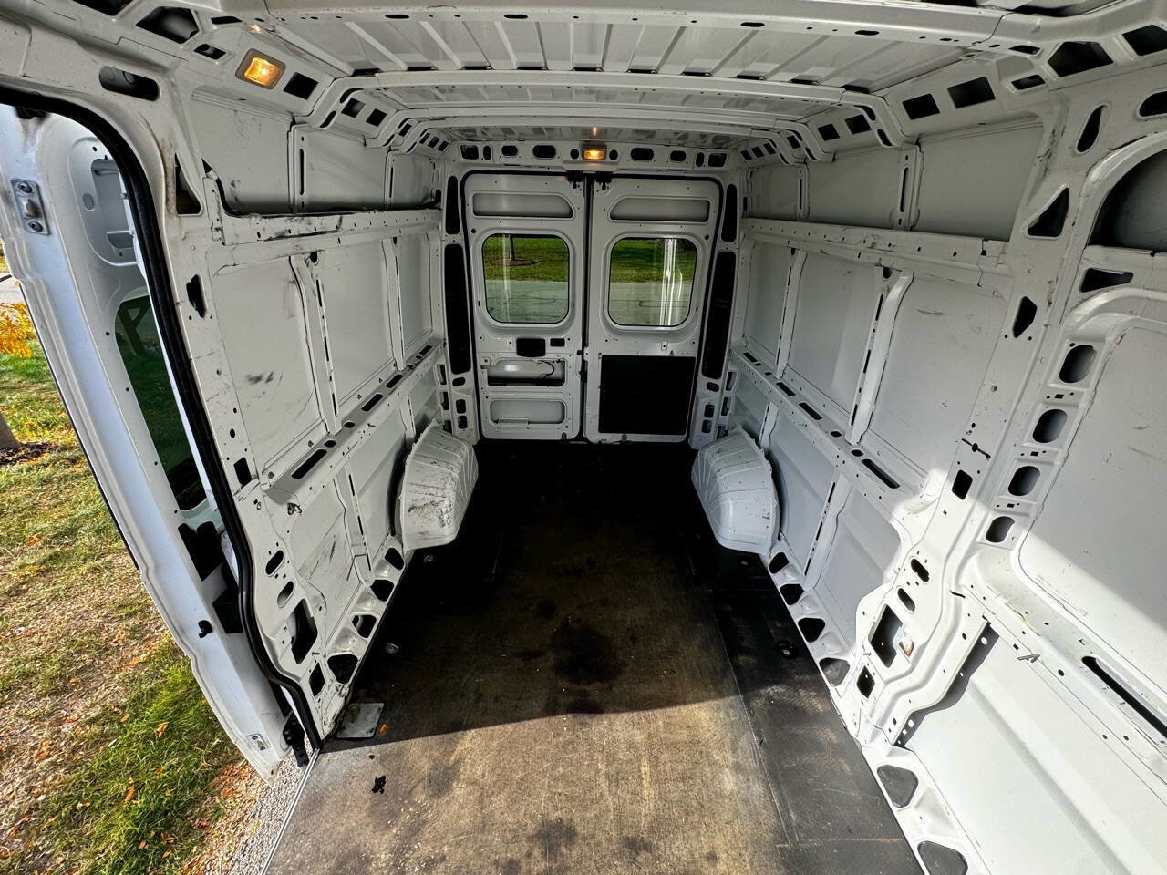 Used 2015 RAM ProMaster 2500 w/ Interior Convenience Group image 27