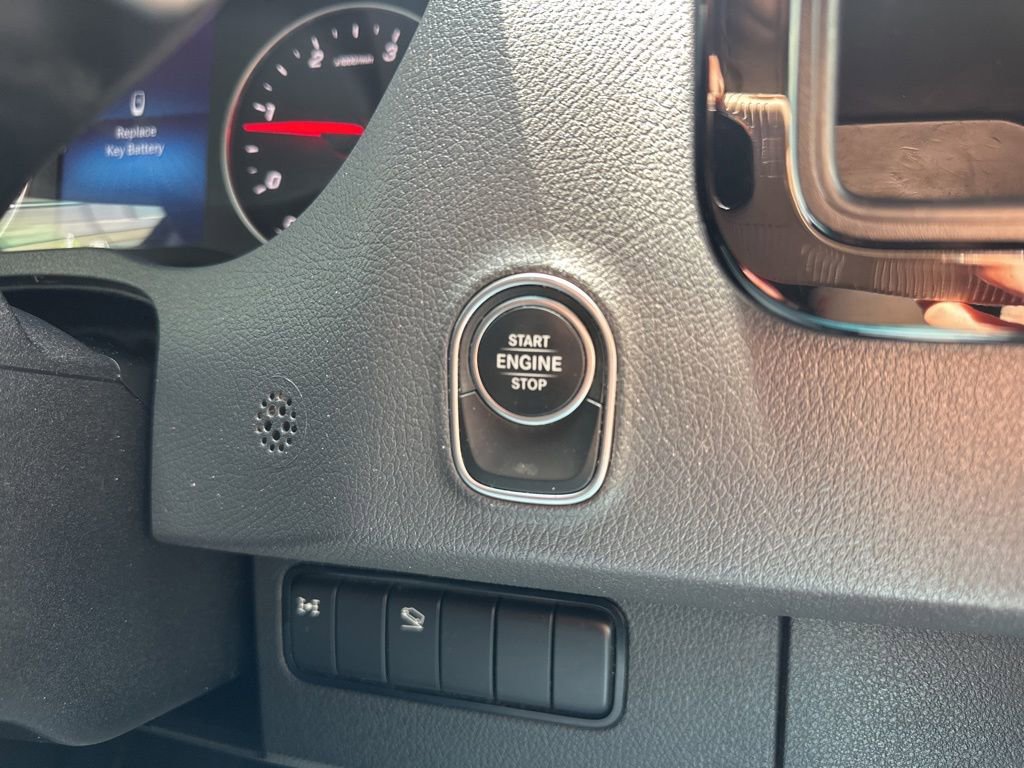 Used 2022 Mercedes-Benz Sprinter 2500 image 30