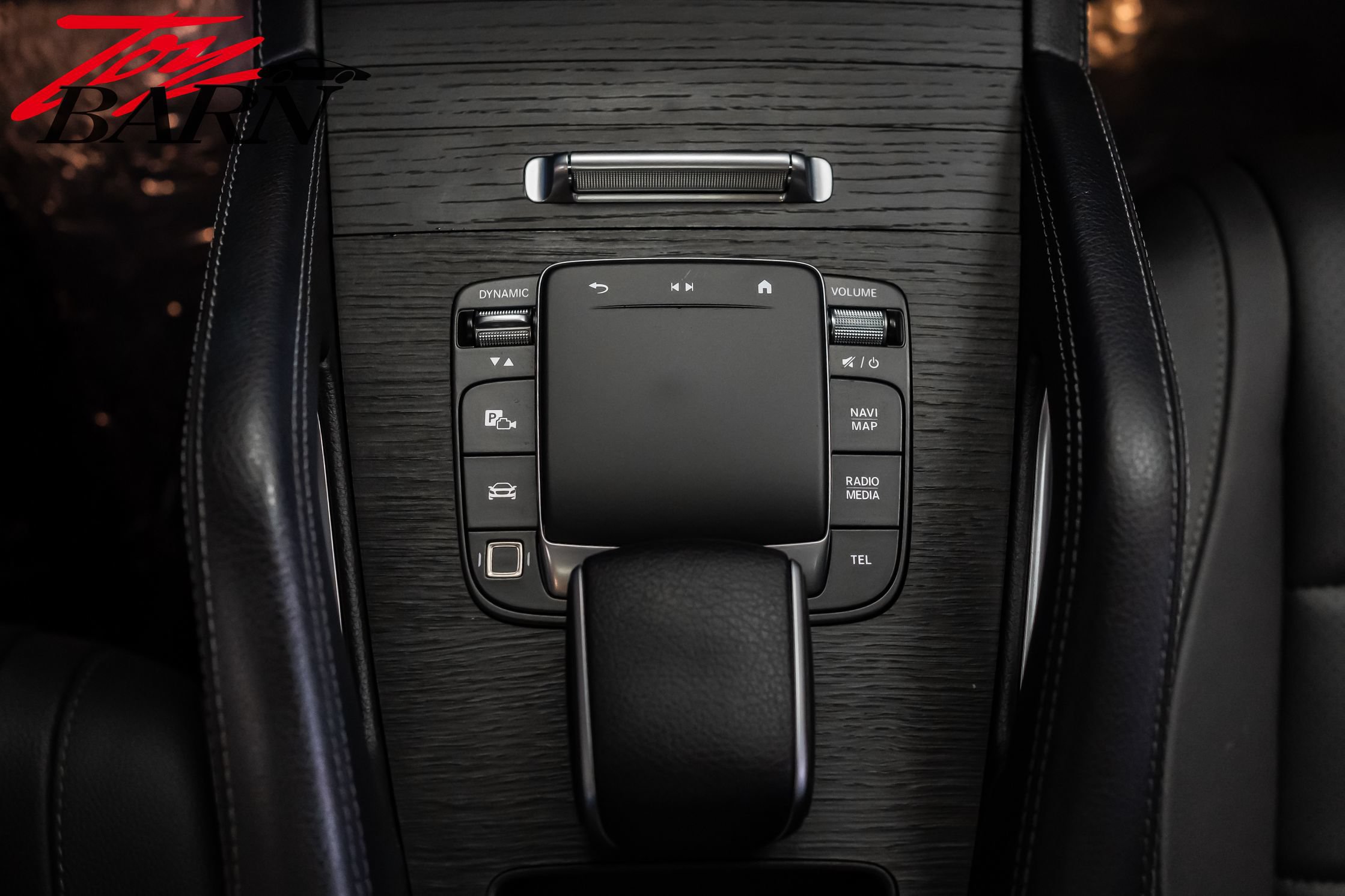 Used 2025 Mercedes-Benz GLE 450e 4MATIC w/ Driver Assistance Package image 39