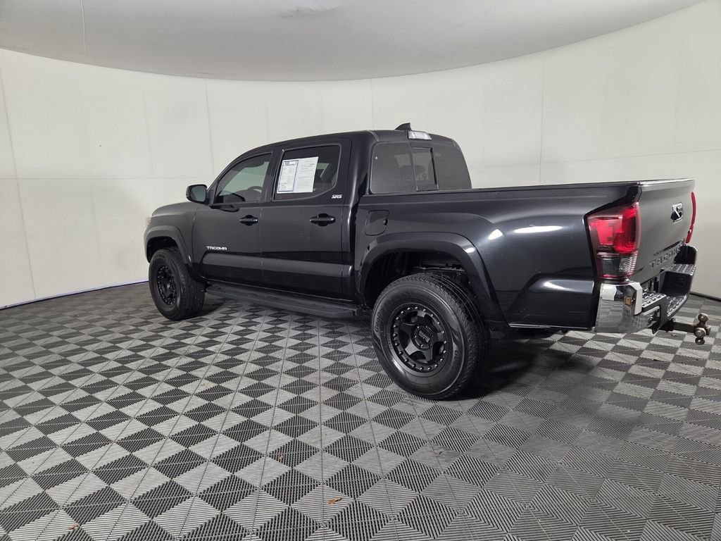 Used 2020 Toyota Tacoma SR5 RWD image 8