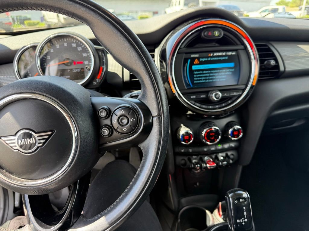 Used 2020 MINI Cooper 2-Door Hardtop image 8