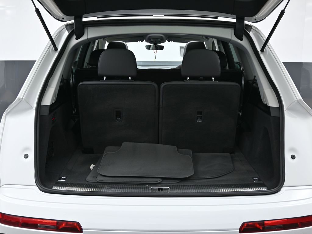 Used 2023 Audi Q7 2.0T Premium image 16