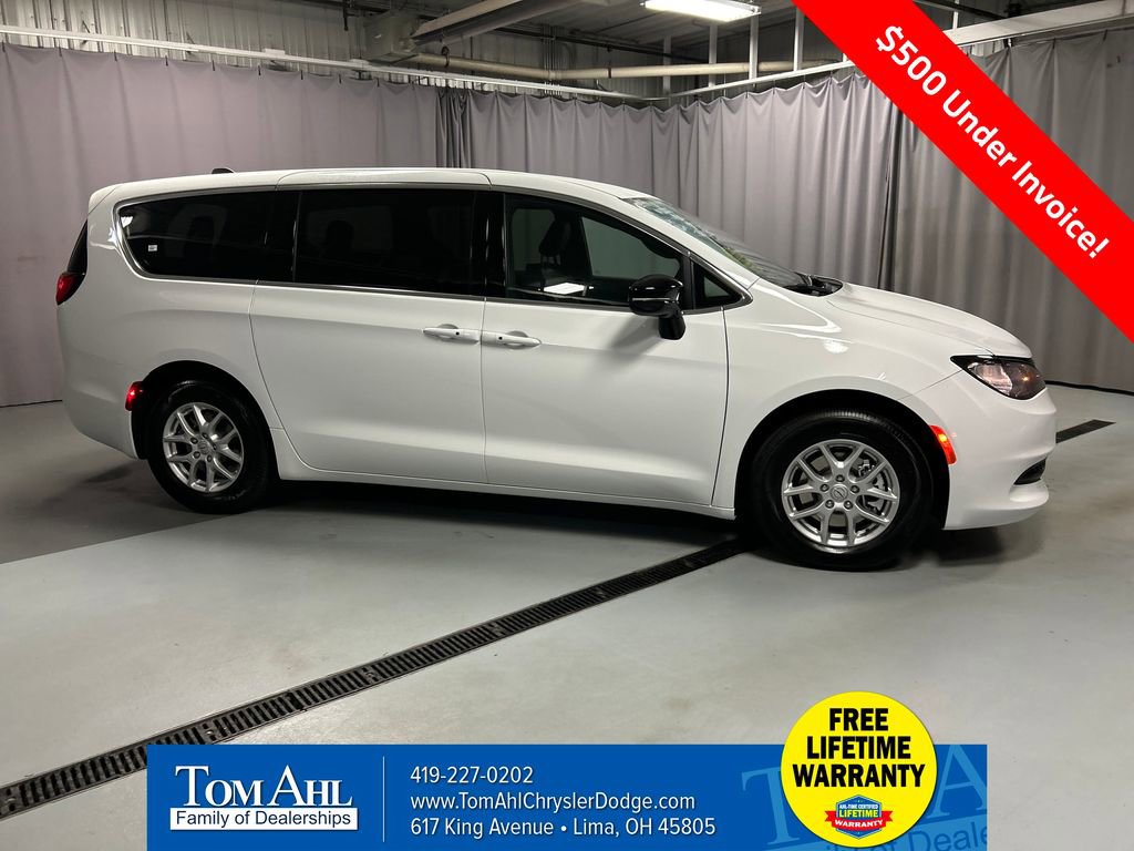 New 2026 Chrysler Voyager LX image 8