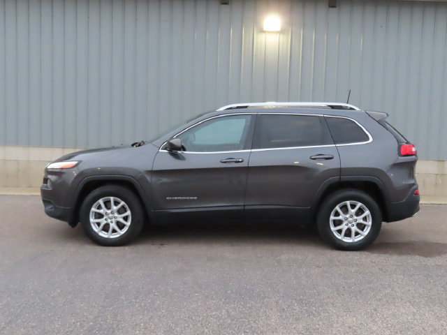 Used 2016 Jeep Cherokee Latitude w/ Comfort/Convenience Group AWD/4WD image 9