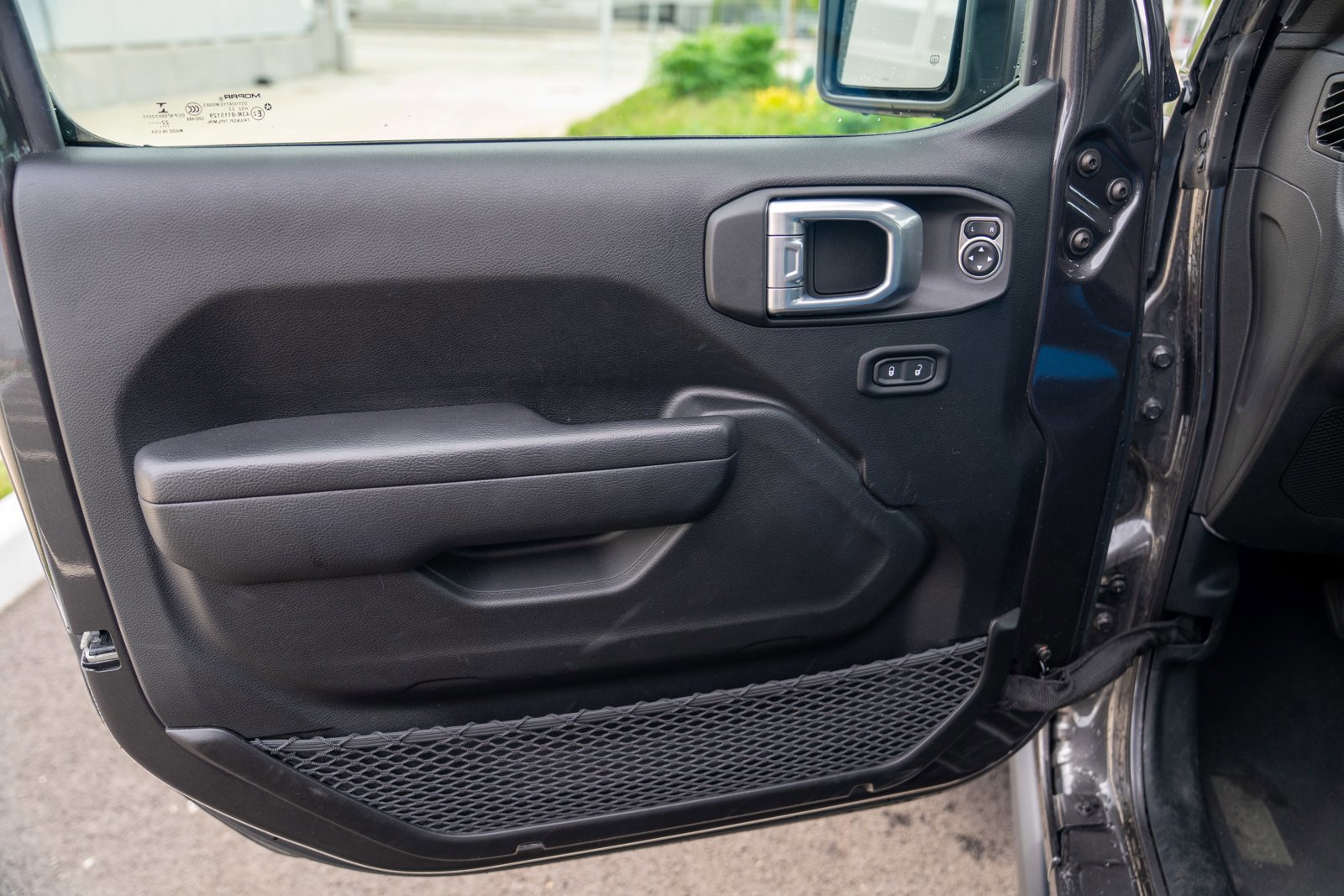 Used 2023 Jeep Wrangler Unlimited Rubicon 4xe w/ Cold Weather Group AWD/4WD image 10