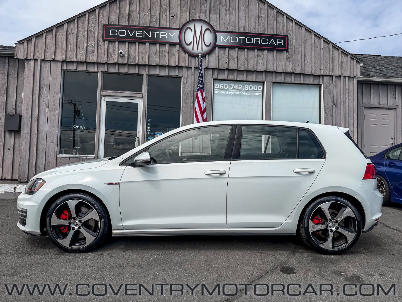 Used 2017 Volkswagen GTI SE FWD image 1
