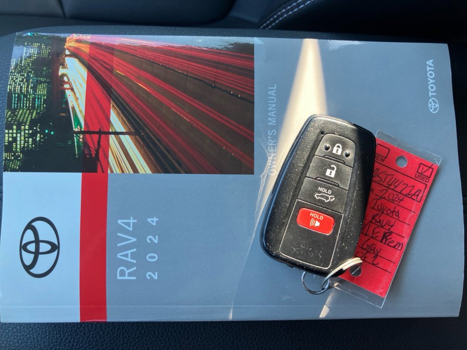 Used 2024 Toyota RAV4 XLE Premium image 38