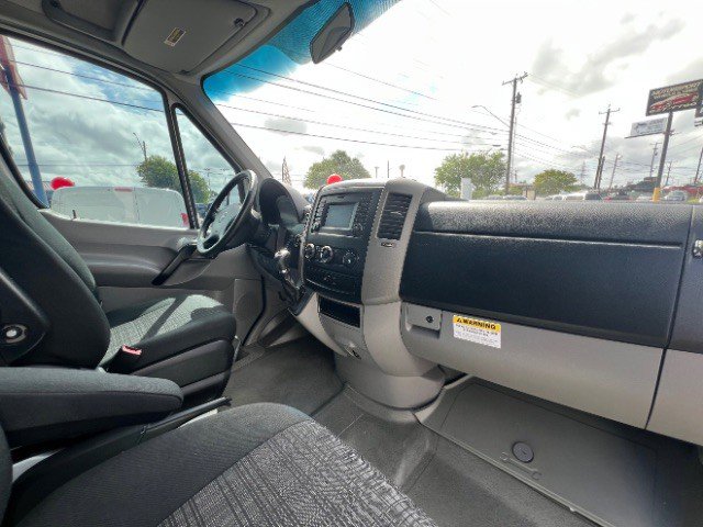 Used 2017 Freightliner Sprinter 2500 image 22