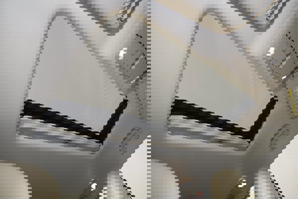 Used 2024 Nissan Armada SL w/ Captain's Chairs Package image 11