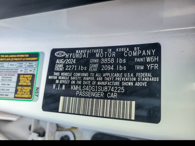 Used 2025 Hyundai Elantra SEL FWD image 15