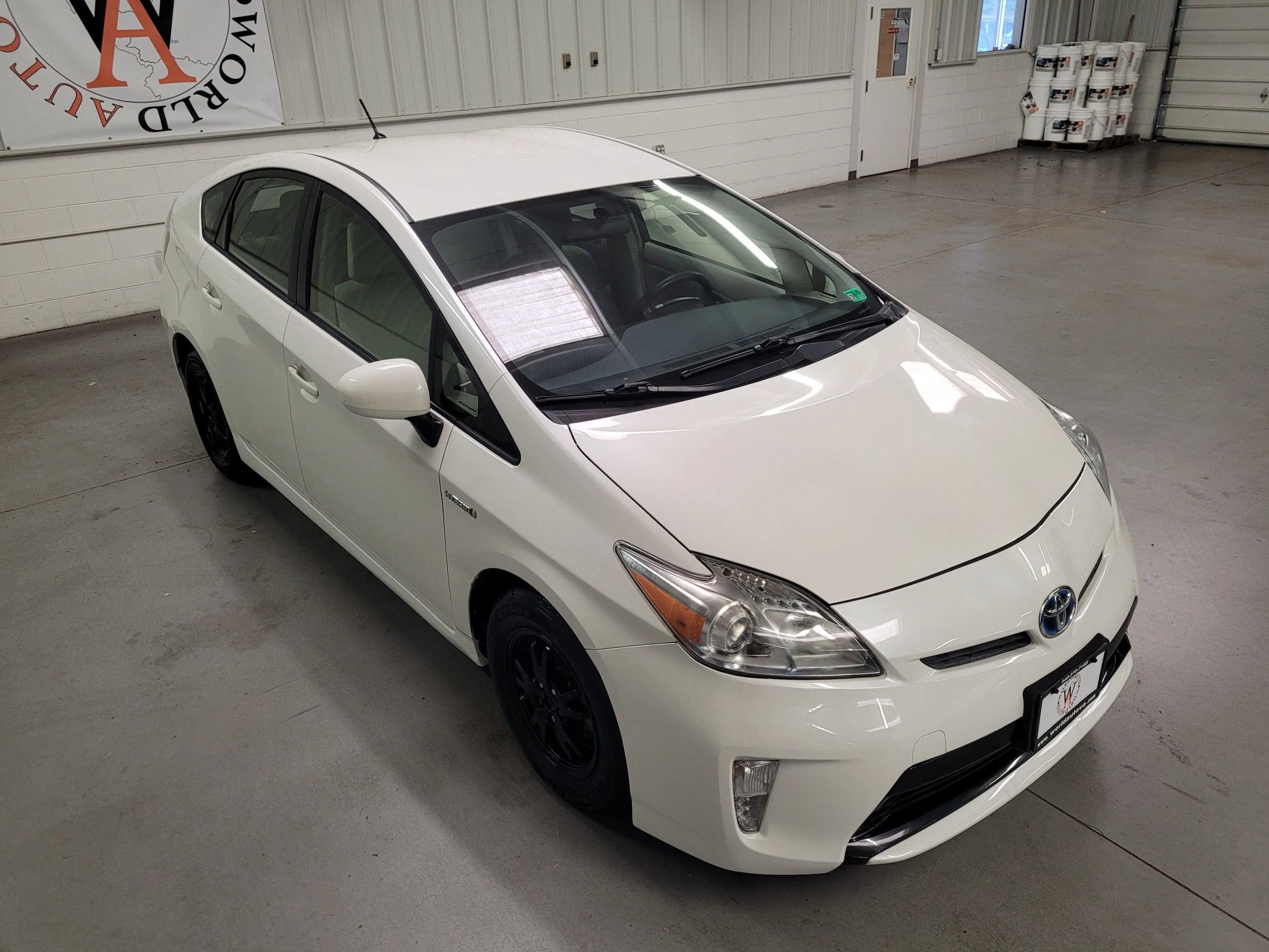 Used 2015 Toyota Prius Two image 11