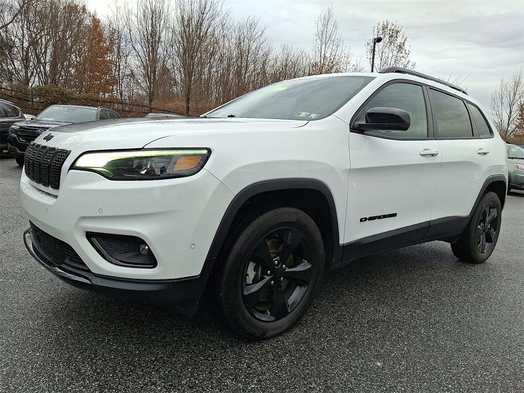 Used 2023 Jeep Cherokee Altitude Lux w/ Lux Elite Package image 3